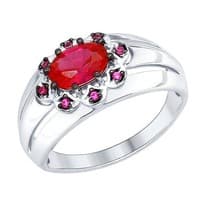 Кольцо из серебра с корундом рубиновым (синт.) и красными фианитами